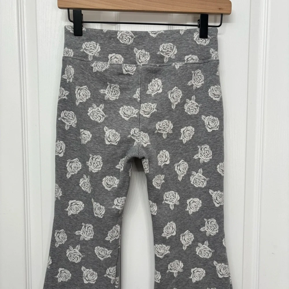 Gray Rose Print Fleece Lined Flare Leggings | SO | Girls L (10/12)